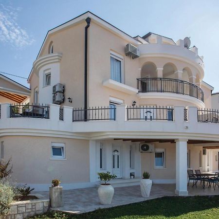 Lovely Apartment In Komarna With House Sea View Klek Exterior photo
