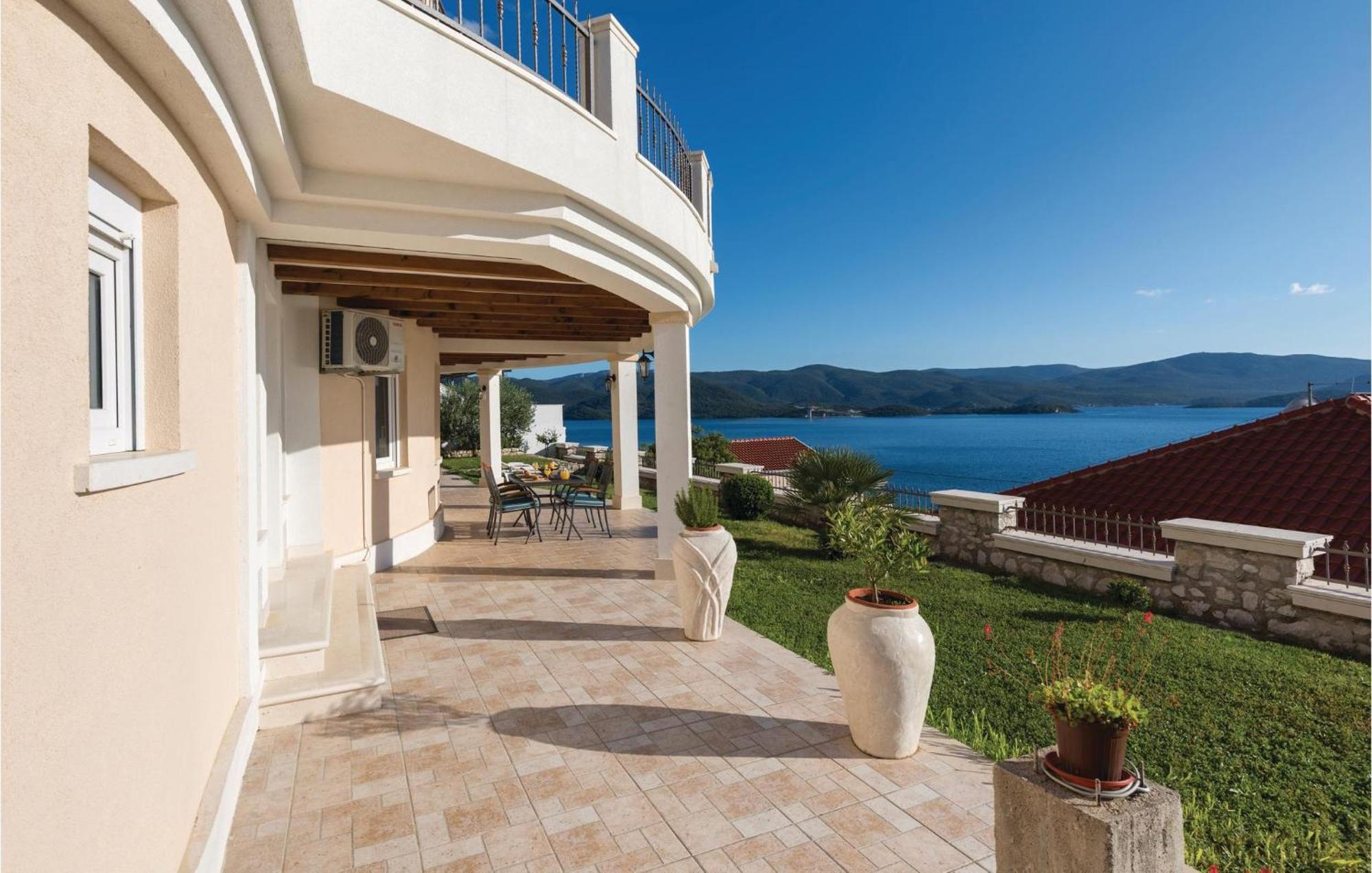 Lovely Apartment In Komarna With House Sea View Klek Exterior photo
