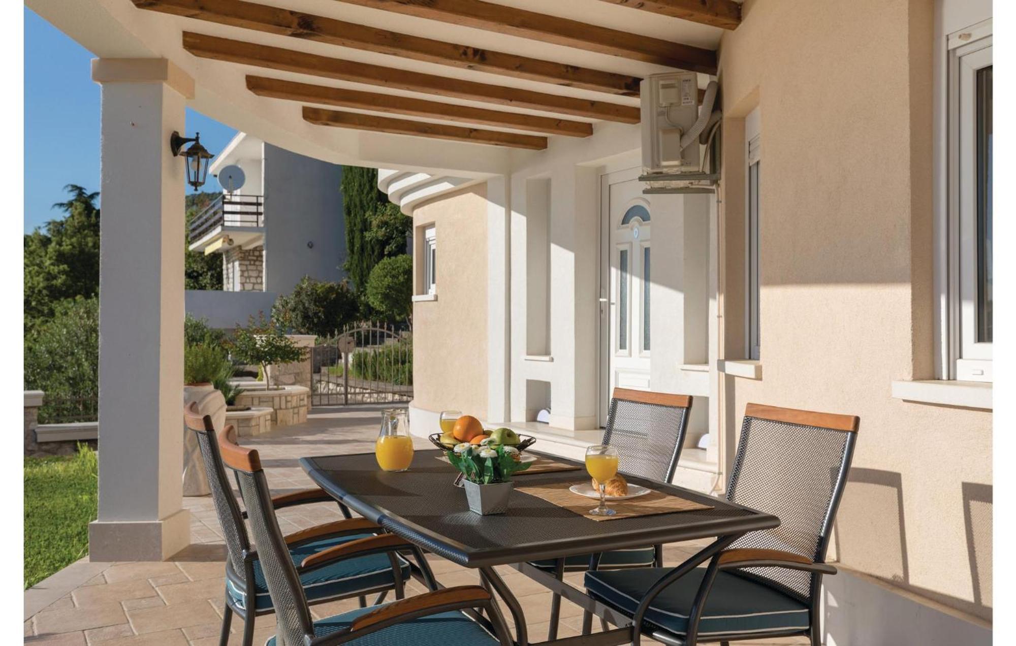 Lovely Apartment In Komarna With House Sea View Klek Exterior photo