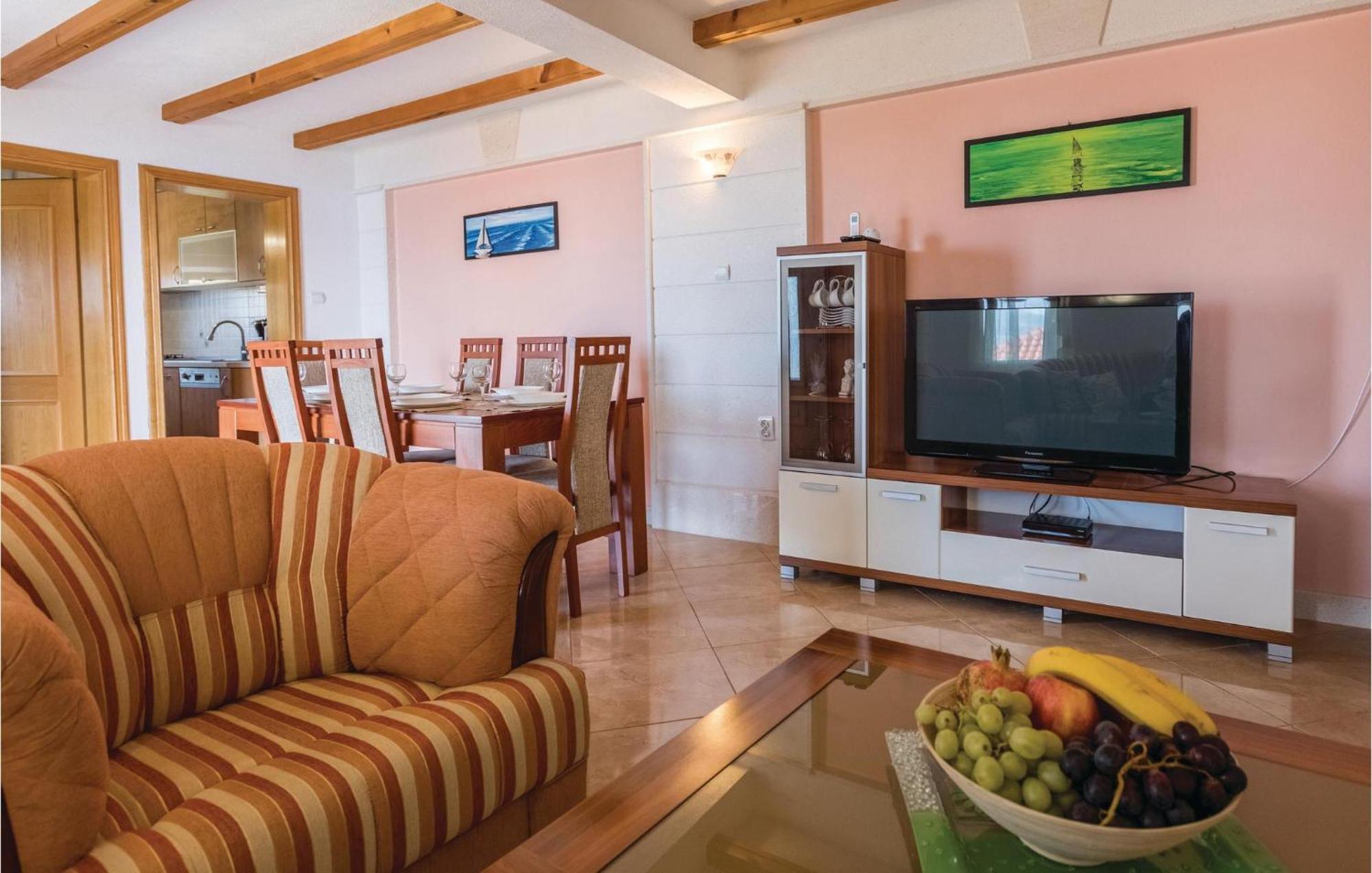 Lovely Apartment In Komarna With House Sea View Klek Exterior photo