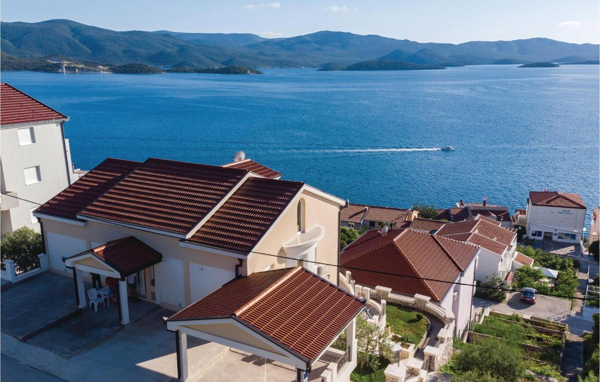 Lovely Apartment In Komarna With House Sea View Klek Exterior photo